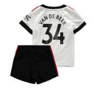 Manchester United Donny van de Beek #34 Udebanesæt Børn 2022-23 Kortærmet (+ Korte bukser)